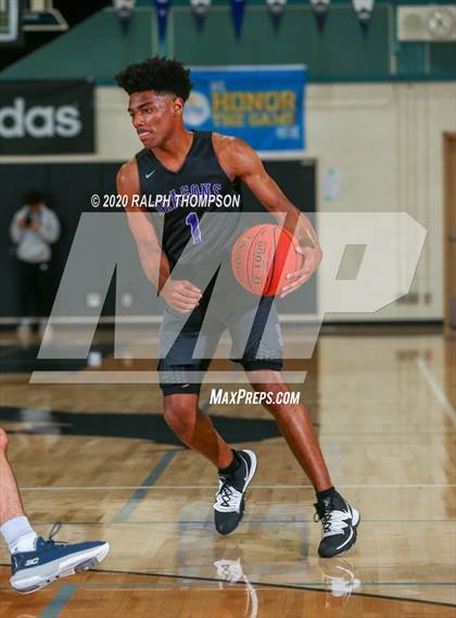 Thumbnail 3 in Elk Grove vs. Sacramento (Adidas Challenge) photogallery.