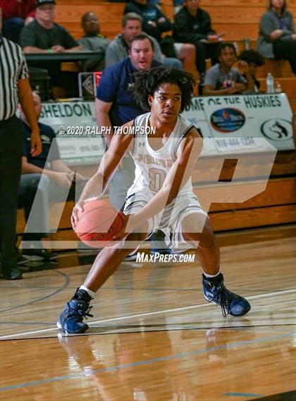 Thumbnail 3 in Elk Grove vs. Sacramento (Adidas Challenge) photogallery.
