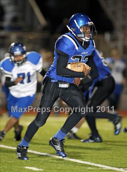 Thumbnail 3 in Detroit vs. Chilton (1A Division 2 Region 3 Area) photogallery.