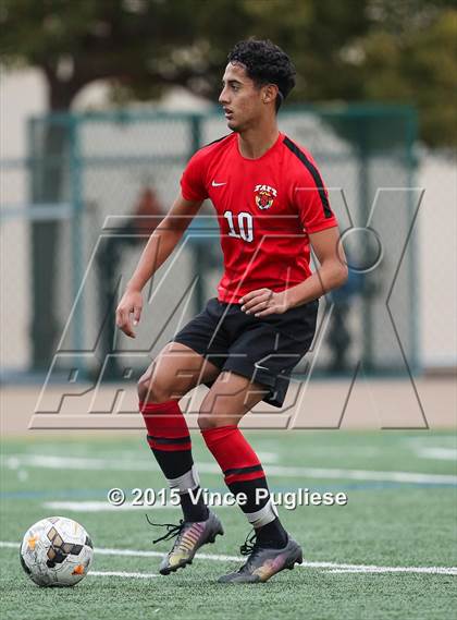 Thumbnail 2 in Taft vs. Crespi (Valley Kickoff Classic) photogallery.