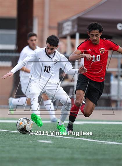 Thumbnail 1 in Taft vs. Crespi (Valley Kickoff Classic) photogallery.