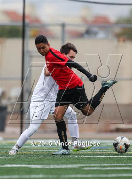 Thumbnail 2 in Taft vs. Crespi (Valley Kickoff Classic) photogallery.