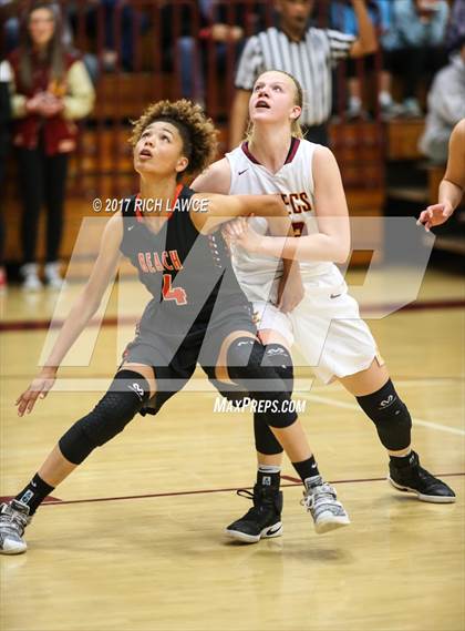 Thumbnail 2 in Huntington Beach @ Esperanza (CIF 1A Semifinal Playoff) photogallery.
