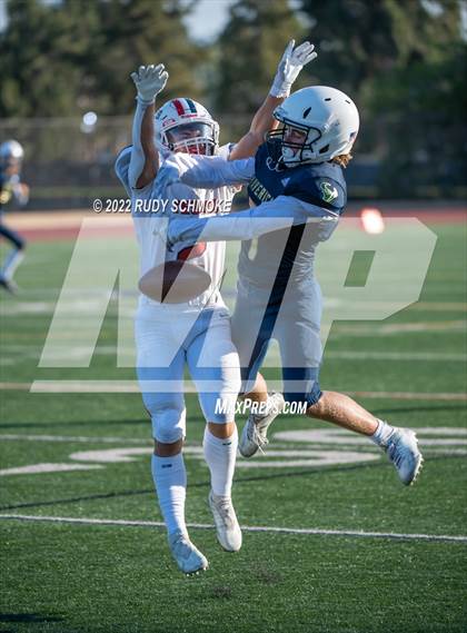 Thumbnail 1 in La Costa Canyon vs Tesoro photogallery.