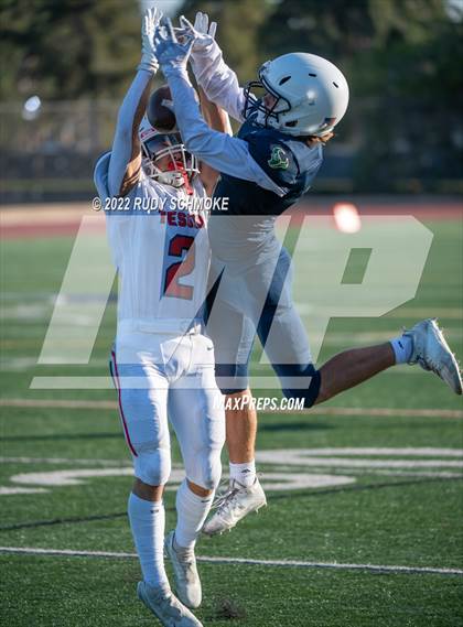 Thumbnail 1 in La Costa Canyon vs Tesoro photogallery.