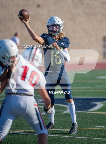 Thumbnail 2 in La Costa Canyon vs Tesoro photogallery.