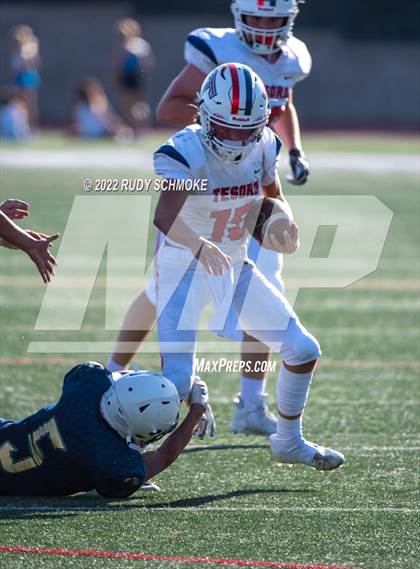 Thumbnail 2 in La Costa Canyon vs Tesoro photogallery.