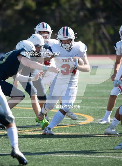 Thumbnail 2 in La Costa Canyon vs Tesoro photogallery.