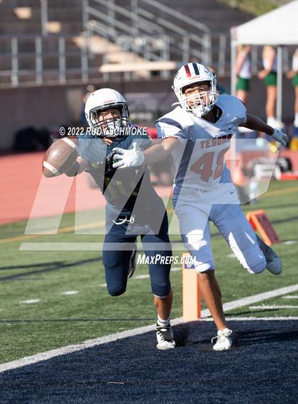 Thumbnail 3 in La Costa Canyon vs Tesoro photogallery.