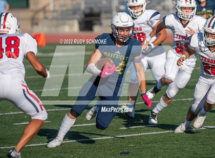 Thumbnail 2 in La Costa Canyon vs Tesoro photogallery.