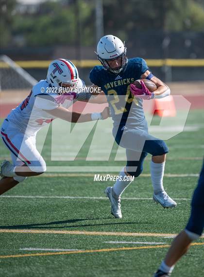 Thumbnail 1 in La Costa Canyon vs Tesoro photogallery.