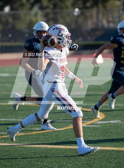 Thumbnail 3 in La Costa Canyon vs Tesoro photogallery.