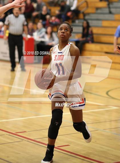 Thumbnail 2 in St. Joseph Notre Dame vs. Arcata (CIF NCS D4 Final) photogallery.