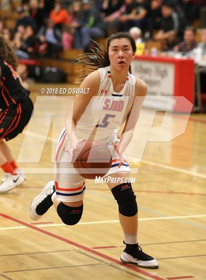 Thumbnail 3 in St. Joseph Notre Dame vs. Arcata (CIF NCS D4 Final) photogallery.