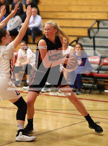 Thumbnail 2 in St. Joseph Notre Dame vs. Arcata (CIF NCS D4 Final) photogallery.