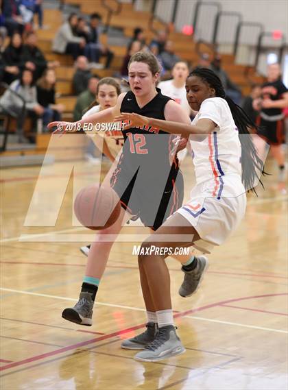 Thumbnail 3 in St. Joseph Notre Dame vs. Arcata (CIF NCS D4 Final) photogallery.