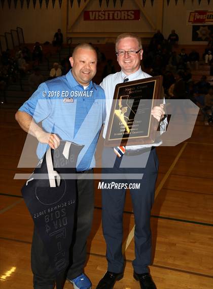 Thumbnail 3 in St. Joseph Notre Dame vs. Arcata (CIF NCS D4 Final) photogallery.