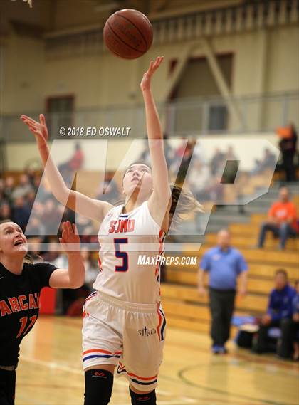 Thumbnail 2 in St. Joseph Notre Dame vs. Arcata (CIF NCS D4 Final) photogallery.
