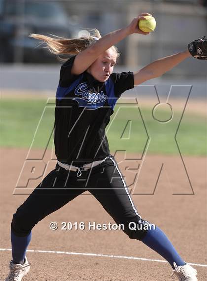Thumbnail 2 in Norco vs. Mater Dei (CIF-SS D1 Playoffs) photogallery.