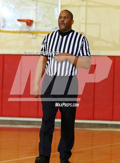 Thumbnail 3 in Redondo Union vs. Dominguez (Katani Classic) photogallery.