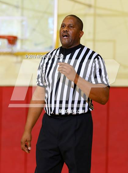 Thumbnail 1 in Redondo Union vs. Dominguez (Katani Classic) photogallery.