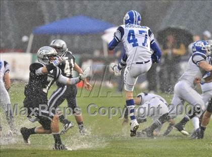 Thumbnail 1 in Trabuco Hills vs. La Habra (CIF SS Southwest Division Final) photogallery.