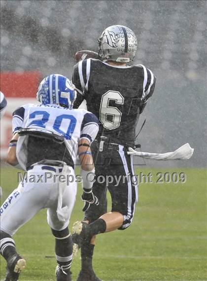 Thumbnail 2 in Trabuco Hills vs. La Habra (CIF SS Southwest Division Final) photogallery.