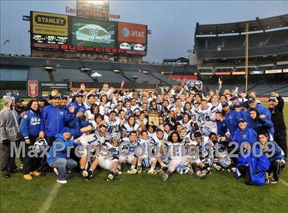 Thumbnail 2 in Trabuco Hills vs. La Habra (CIF SS Southwest Division Final) photogallery.