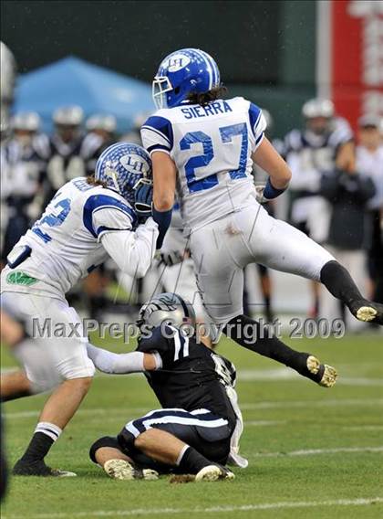 Thumbnail 3 in Trabuco Hills vs. La Habra (CIF SS Southwest Division Final) photogallery.