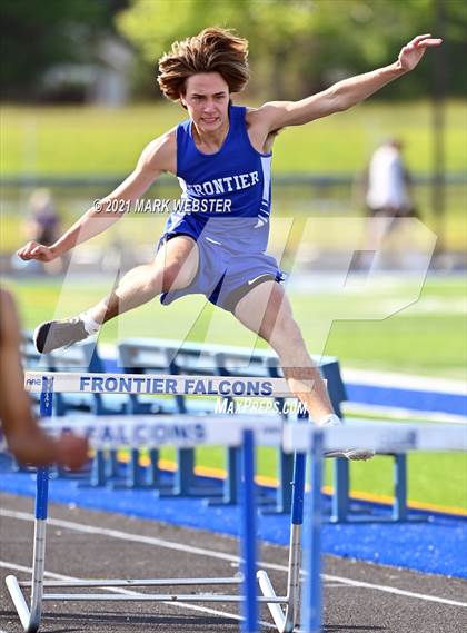 Thumbnail 1 in Williamsville North @ Frontier photogallery.