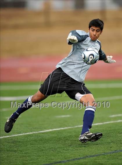 Thumbnail 2 in Little Elm vs Wakeland (Little Elm Invitational) photogallery.
