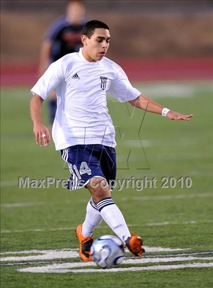 Thumbnail 3 in Little Elm vs Wakeland (Little Elm Invitational) photogallery.