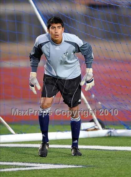 Thumbnail 3 in Little Elm vs Wakeland (Little Elm Invitational) photogallery.
