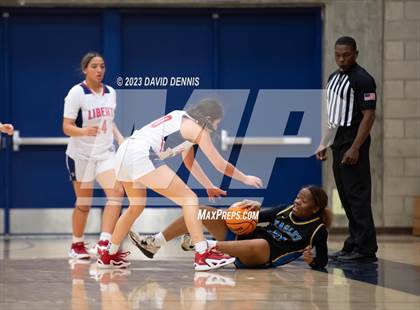 Thumbnail 3 in Liberty vs Bakersfield Christian photogallery.