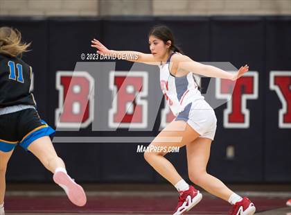 Thumbnail 2 in Liberty vs Bakersfield Christian photogallery.