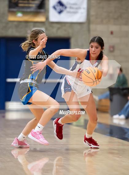 Thumbnail 3 in Liberty vs Bakersfield Christian photogallery.