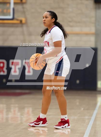 Thumbnail 3 in Liberty vs Bakersfield Christian photogallery.