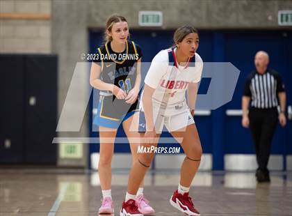Thumbnail 2 in Liberty vs Bakersfield Christian photogallery.