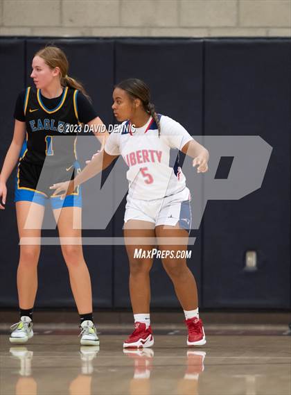 Thumbnail 2 in Liberty vs Bakersfield Christian photogallery.