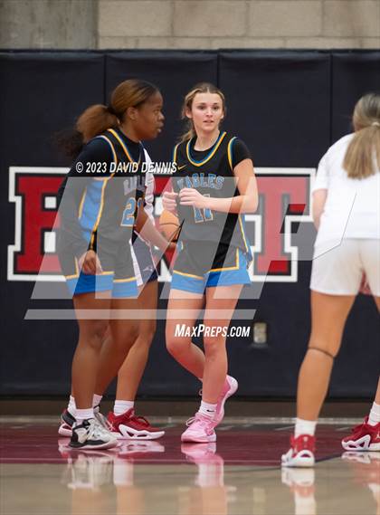 Thumbnail 2 in Liberty vs Bakersfield Christian photogallery.