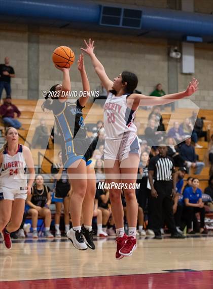 Thumbnail 1 in Liberty vs Bakersfield Christian photogallery.