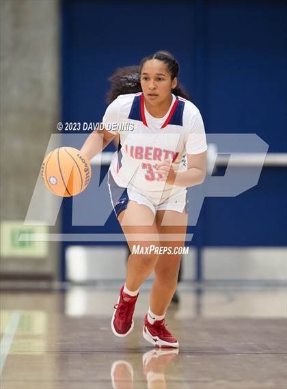 Thumbnail 2 in Liberty vs Bakersfield Christian photogallery.