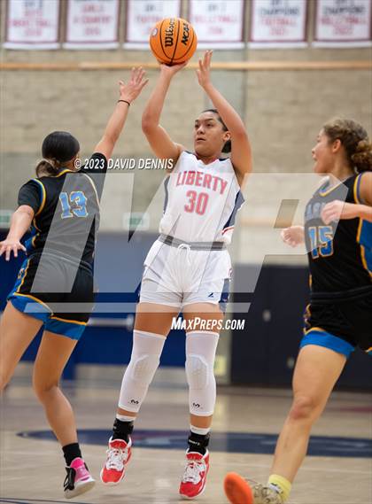 Thumbnail 2 in Liberty vs Bakersfield Christian photogallery.