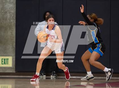 Thumbnail 3 in Liberty vs Bakersfield Christian photogallery.