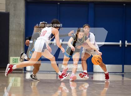 Thumbnail 2 in Liberty vs Bakersfield Christian photogallery.