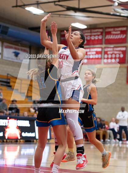 Thumbnail 3 in Liberty vs Bakersfield Christian photogallery.