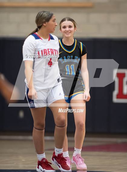 Thumbnail 1 in Liberty vs Bakersfield Christian photogallery.