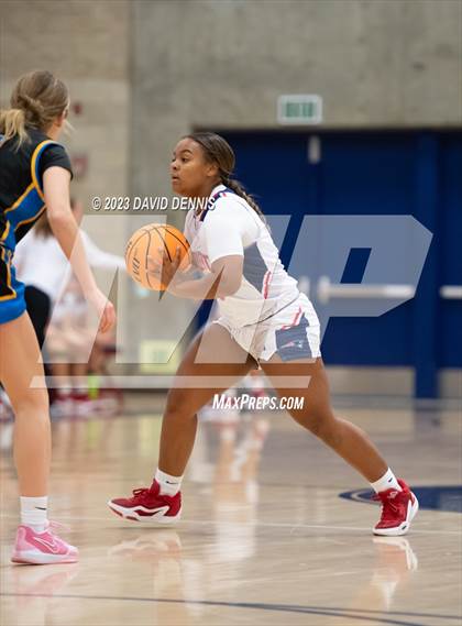 Thumbnail 1 in Liberty vs Bakersfield Christian photogallery.