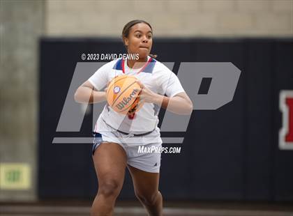 Thumbnail 1 in Liberty vs Bakersfield Christian photogallery.