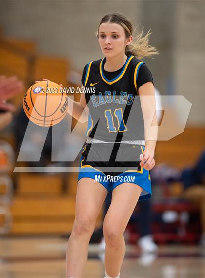 Thumbnail 2 in Liberty vs Bakersfield Christian photogallery.